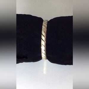 Vintage Signed Monet Diamond Cut Silver & Gold Tone Bangle